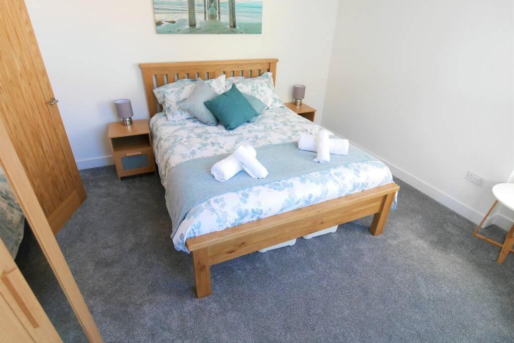 Beautiful Seaside Apartment With Parking Ventnor Exterior photo